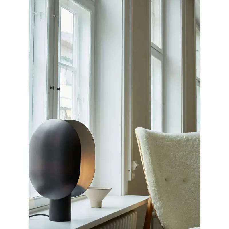 Bild 3 för 101 Copenhagen - Clam Bordslampa Burned Black 101 Copenhagen