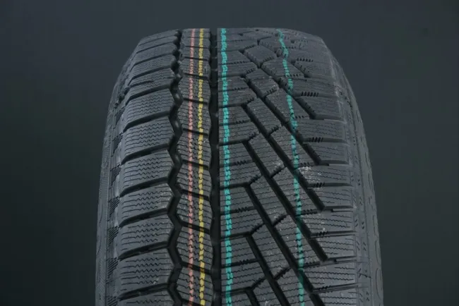 Bild 1 för 235/55R19 GISLAVED SOFTFROST 200 FRIKTION