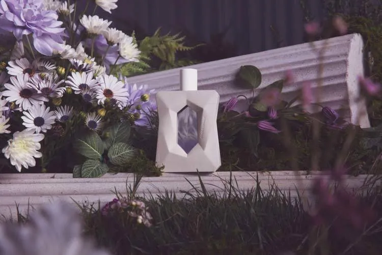Bild 4 för Ariana Grande God Is A Woman Eau de Parfum 30 ml
