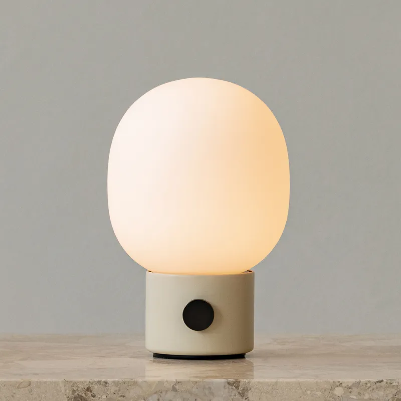 Bild 4 för Audo Copenhagen - JWDA Portable Bordslampa Alabaster White Audo Copenhagen