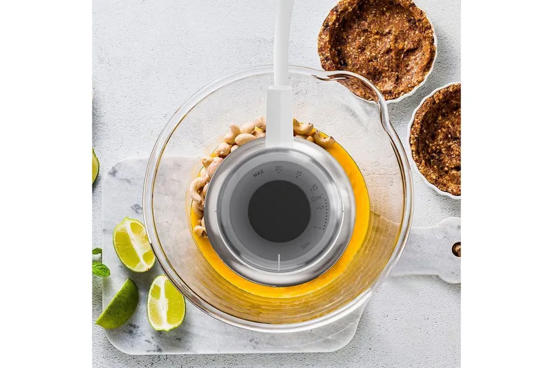Bild 2 för Black & Decker Stavmixer Hand Blender 750W White Accessories - 750 W