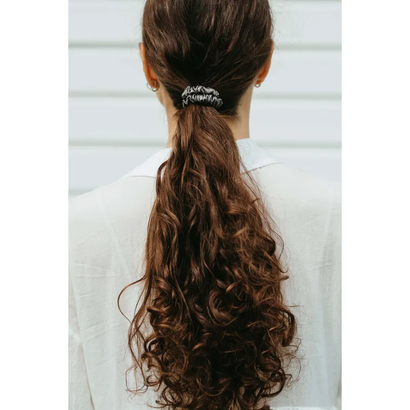Bild 2 för ByBarb Silk Hair Tie Thin Dark gray