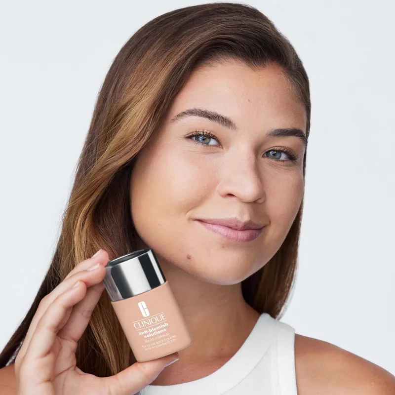 Bild 2 för Clinique Acne Solutions Liquid Makeup CN 58 Honey