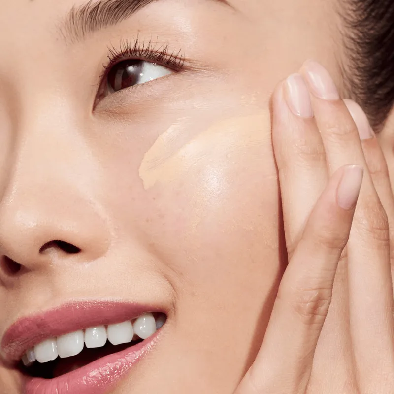 Bild 3 för Clinique Even Better Vitamin Foundation SPF50 1 Light Medium Warm