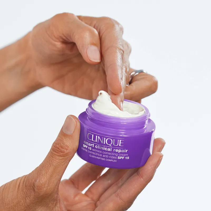 Bild 2 för Clinique Smart Clinical Repair Spf 30 Wrinkle Correcting Cream 75 ml