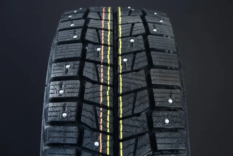Bild 2 för Continental VanContact Ice ( 195/70 R15C 104/102R, Dubbade )