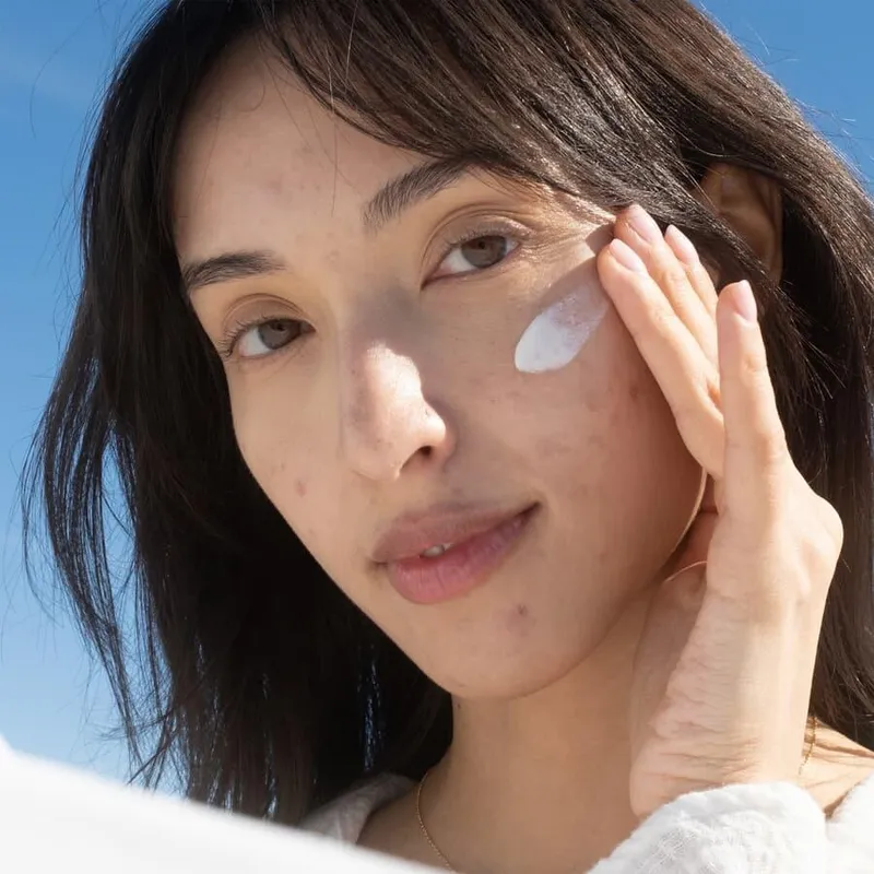 Bild 3 för COOLA Clear Skin Mineral Sunscreen SPF30 33 ml