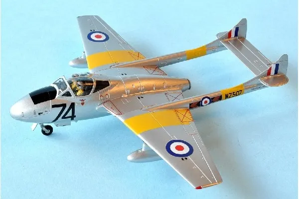 Alternativ bild 0 för de Havilland Vampire T.11, 1:72 hanging gift set