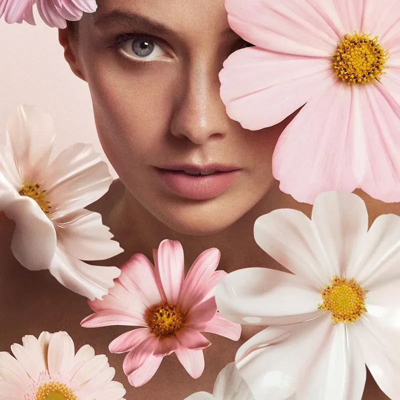 Bild 7 för Elie Saab Rose Petal Eau de Parfum 50 ml