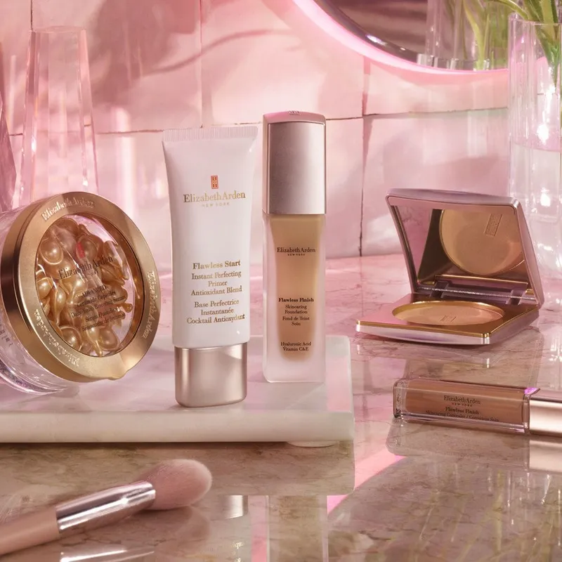 Bild 9 för Elizabeth Arden FF Skincaring Pressed Powder Bronze 10 g
