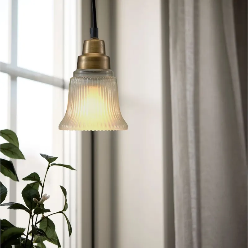Bild 2 för Emmi fönsterlampa (Mässing)