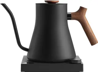 Produktfoto för Fellow Stagg EKG Pro elektrisk vattenkokare 0.9 L Matte black-walnut