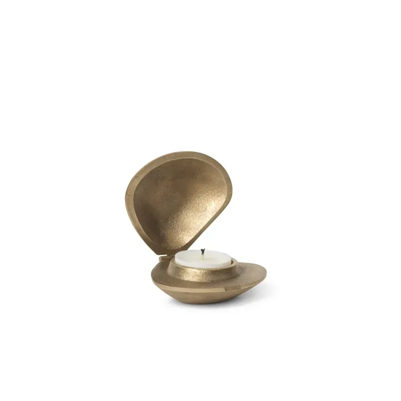 Alternativ bild 0 för ferm LIVING - Clam Candle Holder Brass ferm LIVING