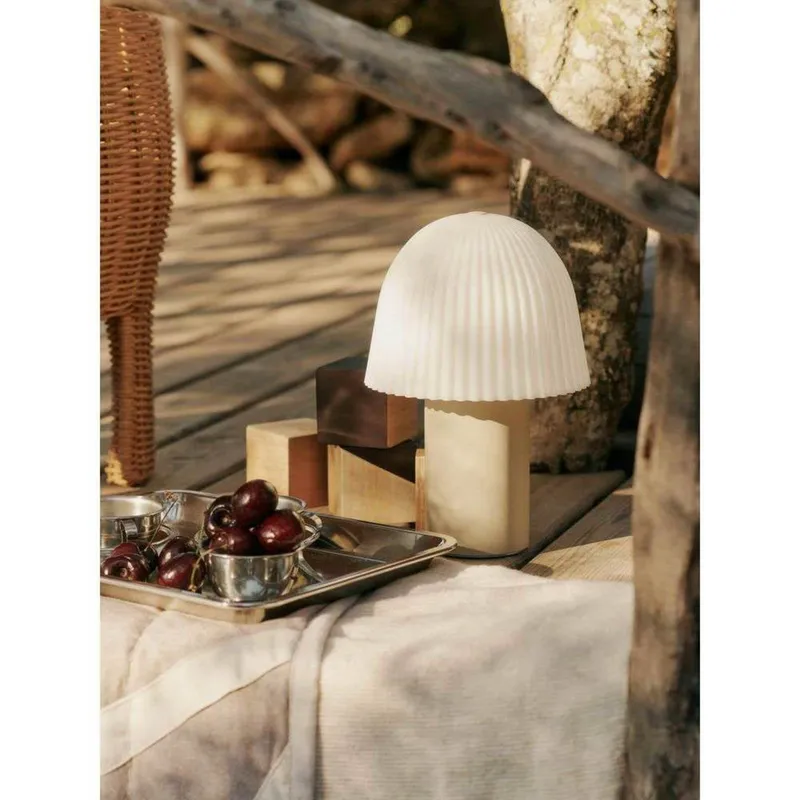 Bild 3 för Ferm Living - Frill Portable Lamp - Bärbar lampa - Cashmere/White - W15.4 x D0 x H22 cm