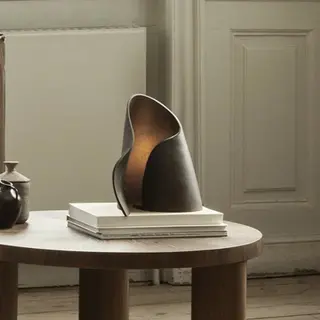 Produktfoto för Ferm Living - Oyster Table Lamp - Bordslampa - Black - W25 x H23,6 x D17,3 cm