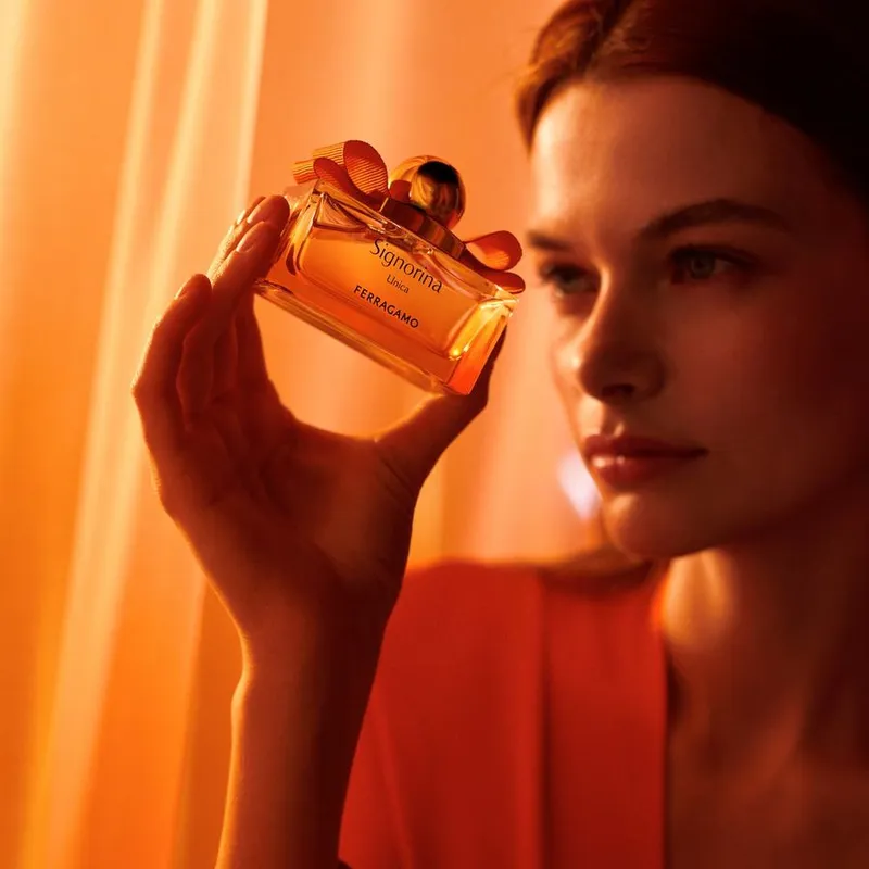 Bild 2 för Ferragamo Signorina Unic Eau de Parfum - 50 ml