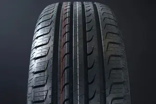 Produktfoto för Goodyear EfficientGrip ( 225/60 R18 100V, SUV )