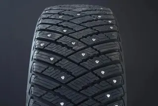Produktfoto för Goodyear Ultra Grip Ice Arctic ( 185/60 R15 88T XL, Dubbade )
