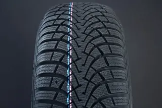 Produktfoto för Goodyear UltraGrip 9+ ( 155/65 R14 75T )