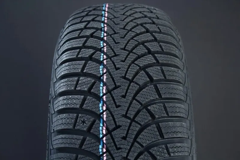 Bild 2 för Goodyear UltraGrip 9+ ( 175/70 R14 84T )