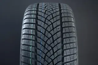 Produktfoto för Goodyear UltraGrip Performance + ( 255/45 R19 104V XL EDR, SCT, T0 )
