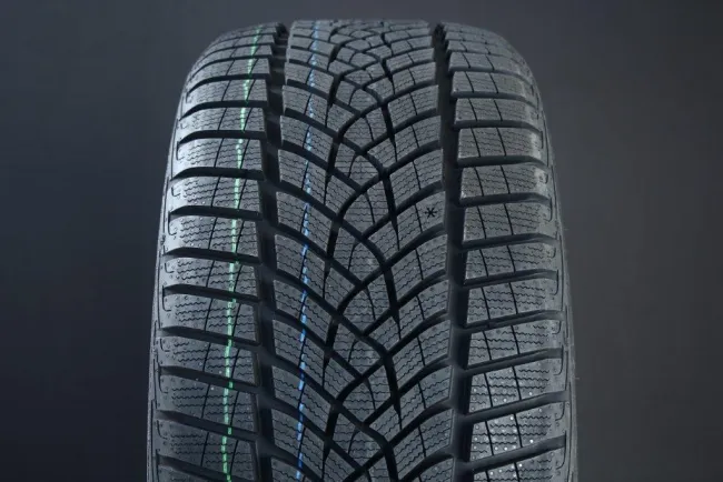 Bild 1 för Goodyear UltraGrip Performance + SUV ( 255/55 R20 110V XL EVR )