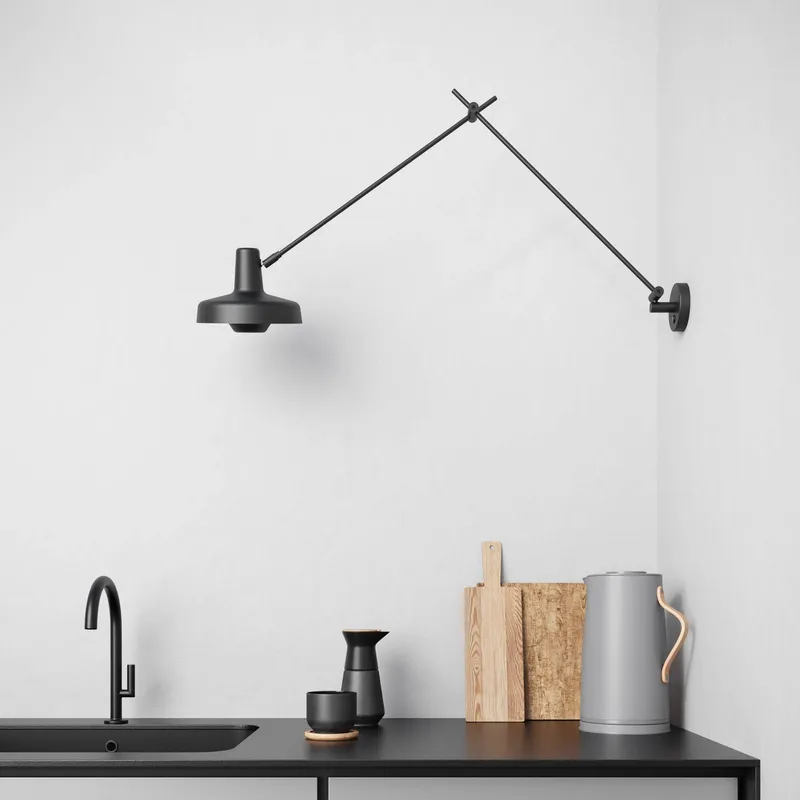 Bild 1 för Grupa Products - Arigato Vägglampa Long m/Kabel Svart Grupa