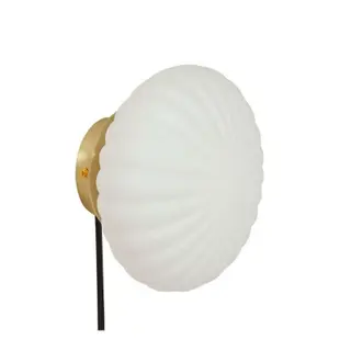 Produktfoto för Hübsch - Kumu Vägglampa Ø18 Opal/Brass Hübsch
