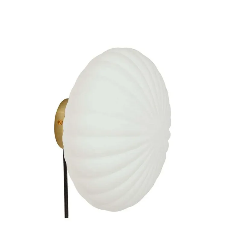 Bild 1 för Hübsch - Kumu Vägglampa Ø25 Opal/Brass Hübsch
