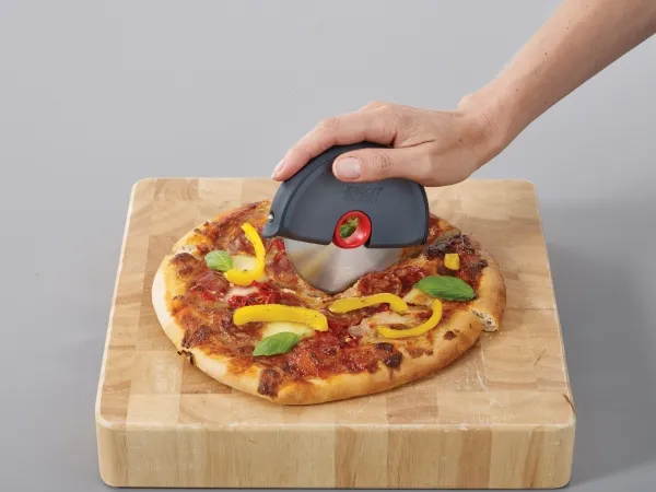 Alternativ bild 0 för Joseph Joseph Disc Easy-Clean pizzaskärare