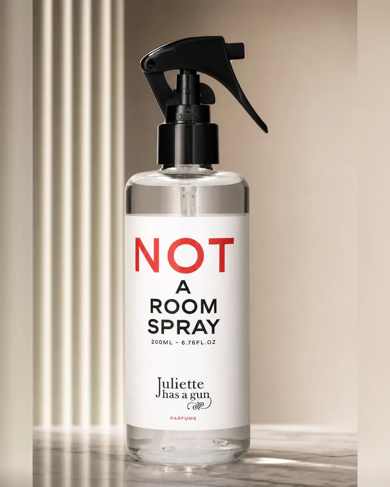 Bild 2 för Juliette Has A Gun Not A Collection Not A Room Spray 200 ml