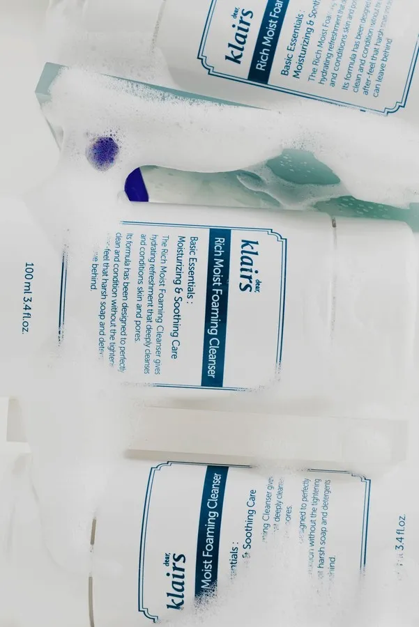 Bild 8 för Klairs Rich Moist Foaming Cleanser 100 ml