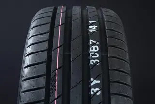 Produktfoto för Kumho Ecsta PS71 SUV ( 285/45 ZR19 111Y XL )