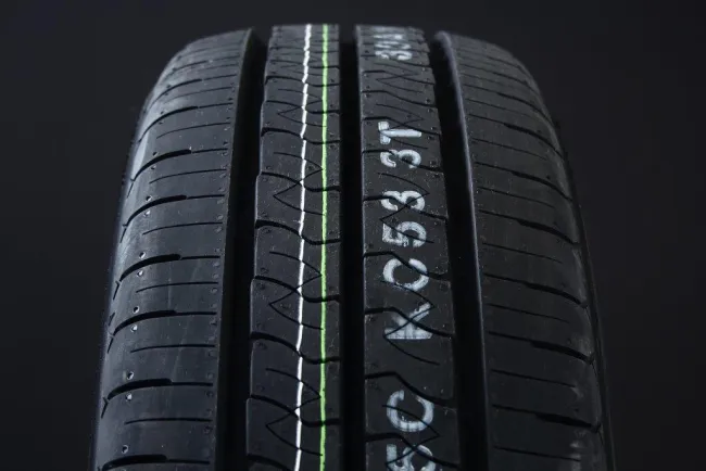 Bild 1 för Kumho PorTran KC53 ( 195 R14C 106/104R 8PR )