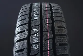 Produktfoto för Kumho Winter PorTran CW51 ( 235/65 R16C 115/113R 8PR )
