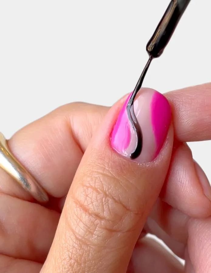 Bild 3 för Le Mini Macaron Gel Liner Licorice 6 g