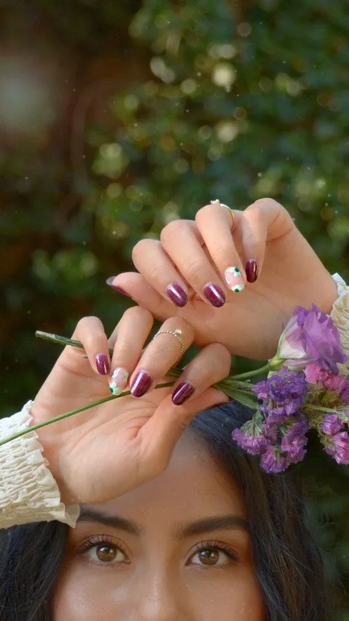 Bild 10 för Le Mini Macaron Gel Polish Dark Plum 8 ml