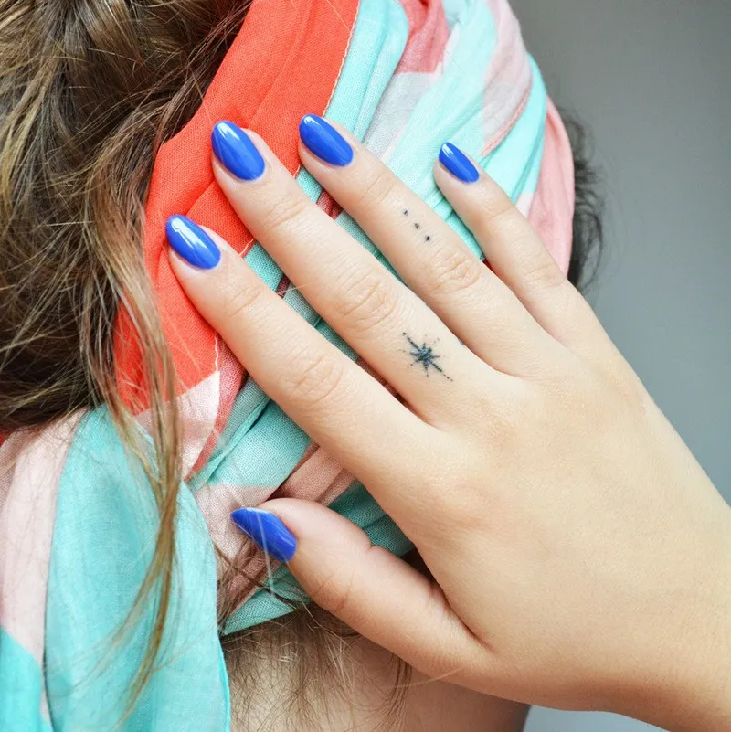 Bild 6 för Le Mini Macaron Single Gel Polish Blue Raspberry