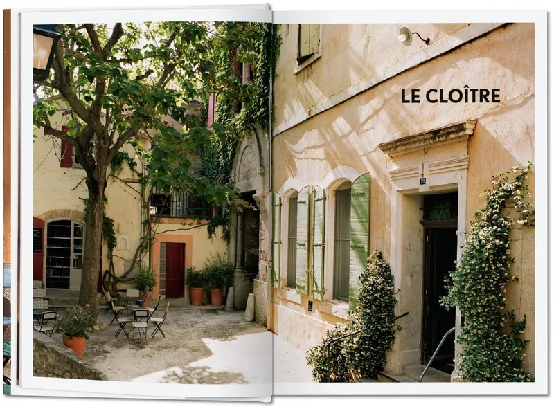 Bild 2 för Living in Provence 40th edition
