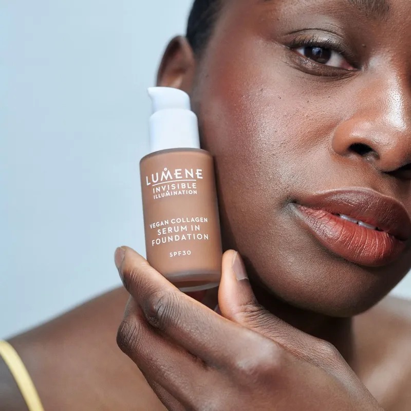 Bild 6 för Lumene Invisible Illumination Vegan Collagen Serum in Foundation SPF30 6 30 ml
