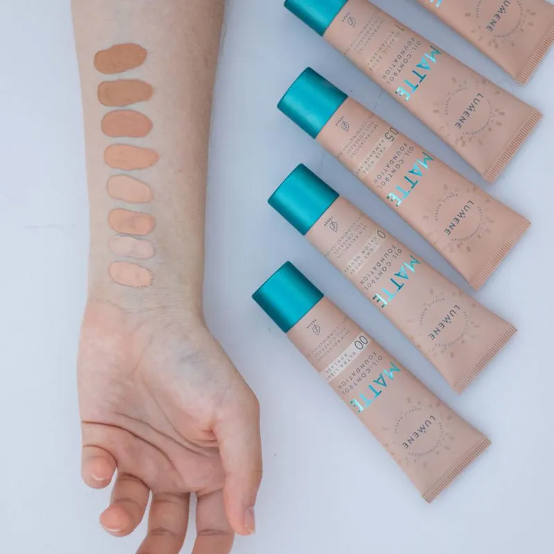 Bild 3 för Lumene Matte Oil-Control Foundation SPF20 8 Rich 30 ml