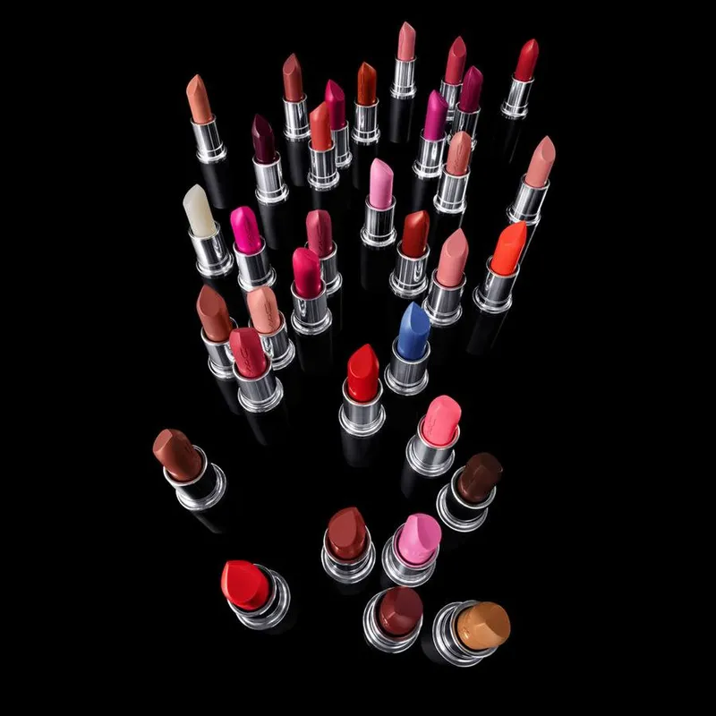 Bild 6 för MAC Cosmetics Macximal Sleek Satin Lipstick Brave Red