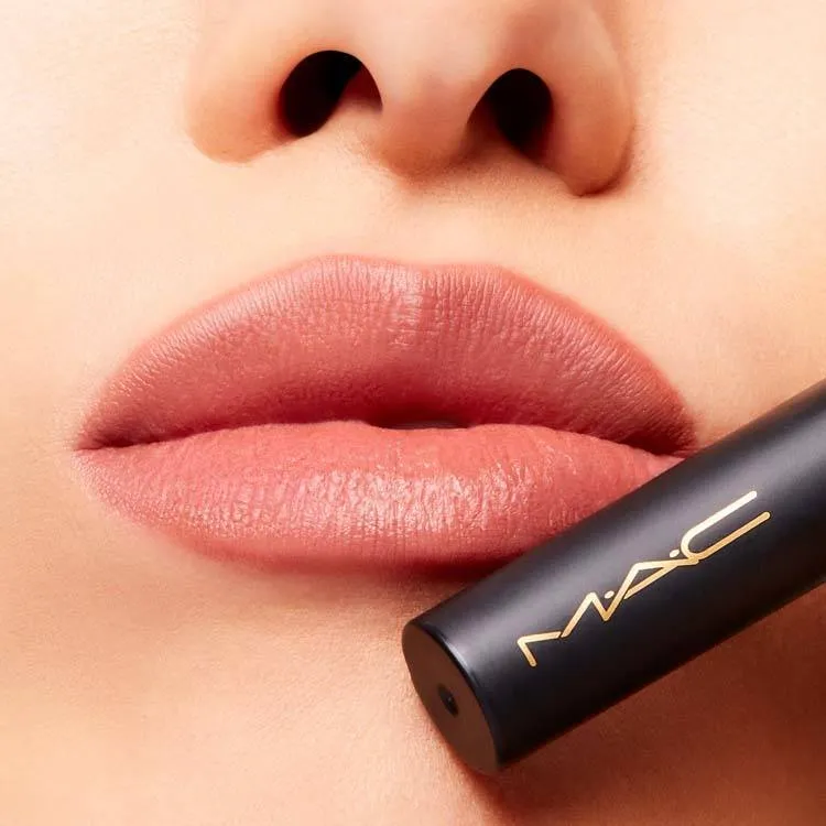 Bild 3 för MAC Cosmetics Powder Kiss Powder Kiss Velvet Blur Slim Stick Over The