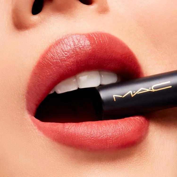 Bild 3 för MAC Cosmetics Powder Kiss Powder Kiss Velvet Blur Slim Stick Sweet Cin
