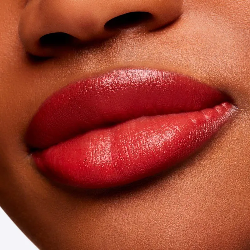Bild 5 för MAC Cosmetics Powder Kiss Velvet Blur Slim Stick Devoted To Chili