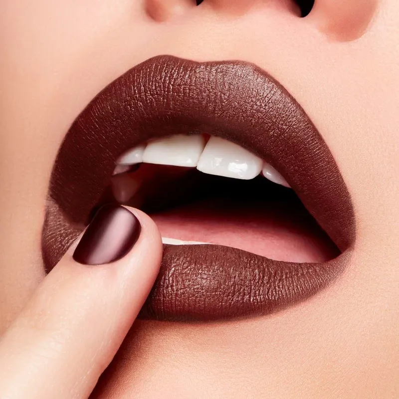 Bild 3 för MAC Cosmetics Powder Kiss Velvet Blur Slim Stick Love Clove