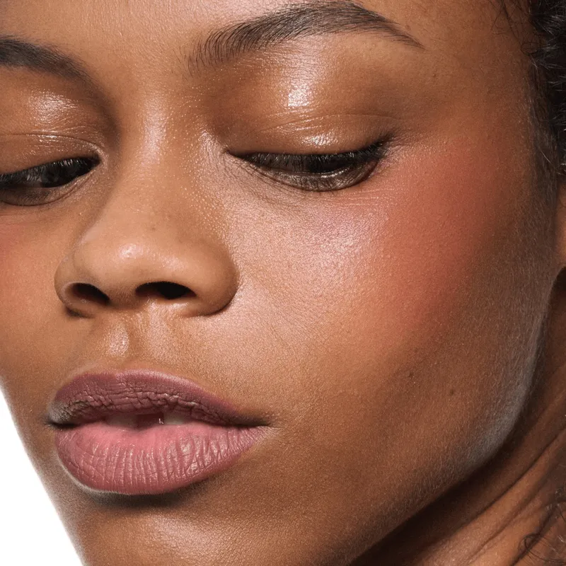 Bild 5 för MAC Powder Kiss Lip + Cheek Mousse Over the Taupe 5ml