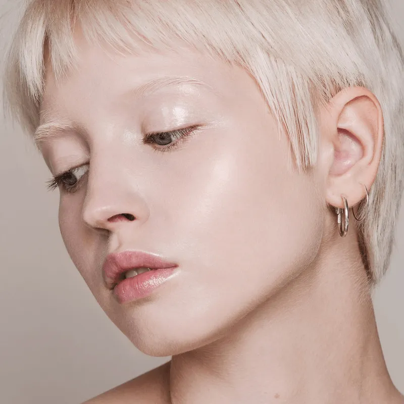 Bild 5 för Mádara Skin Equal Foundation #10 Porcelain