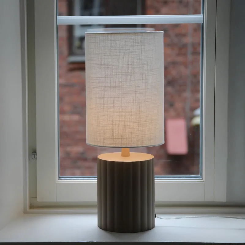 Bild 1 för Markslöjd - Can Bordslampa Vit/Beige