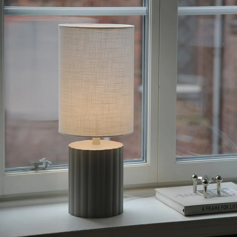 Bild 1 för Markslöjd - Can Bordslampa Vit/Grå